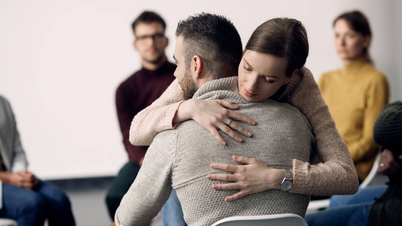 Overcome Challenges in Relationship Rebuilding in Recovery